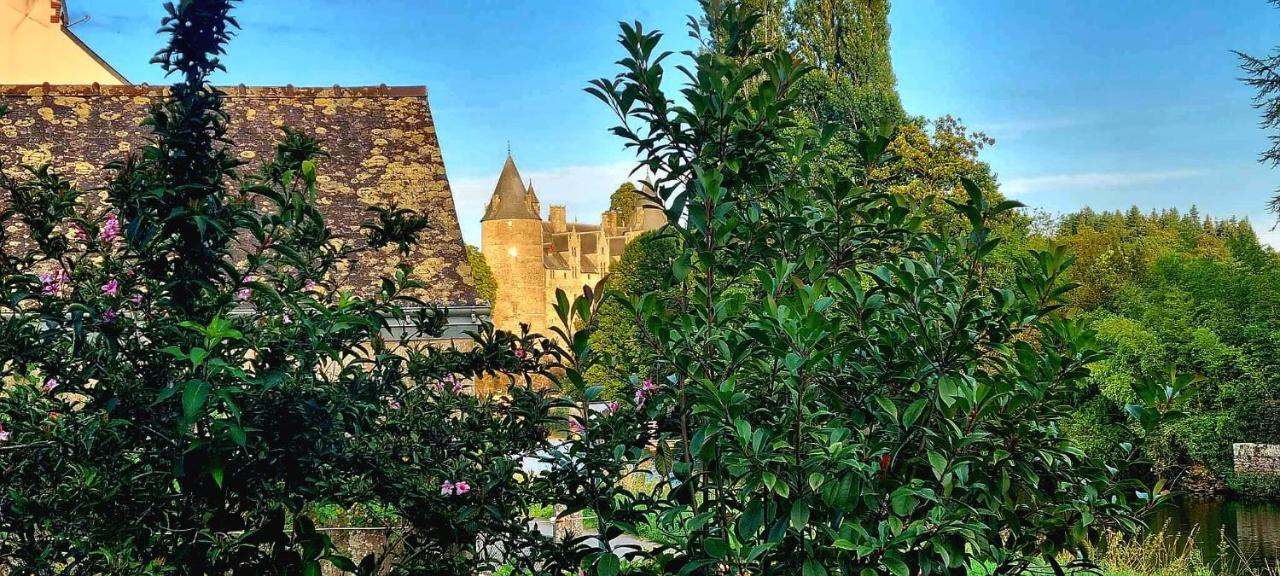 Gîte - Et à côté coule une rivière Josselin Extérieur photo