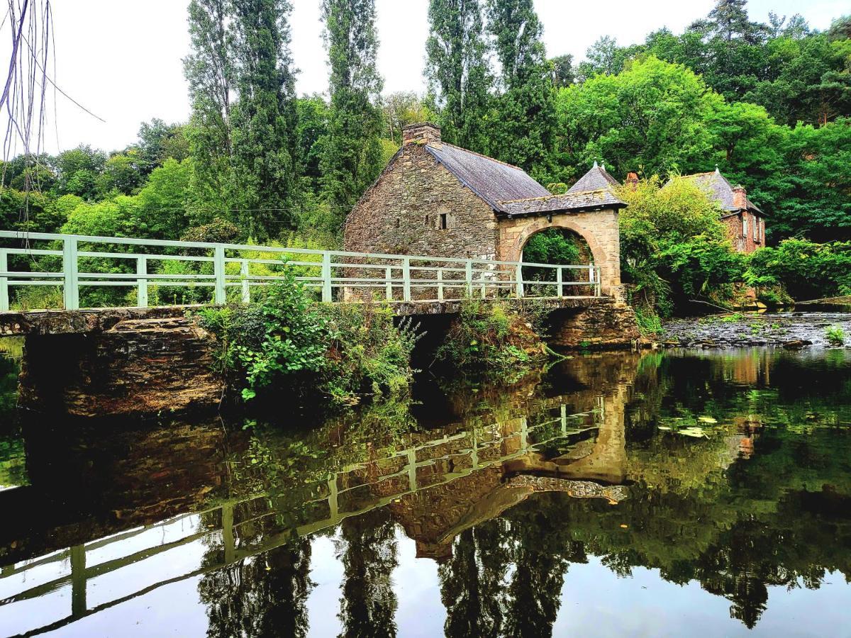 Gîte - Et à côté coule une rivière Josselin Extérieur photo